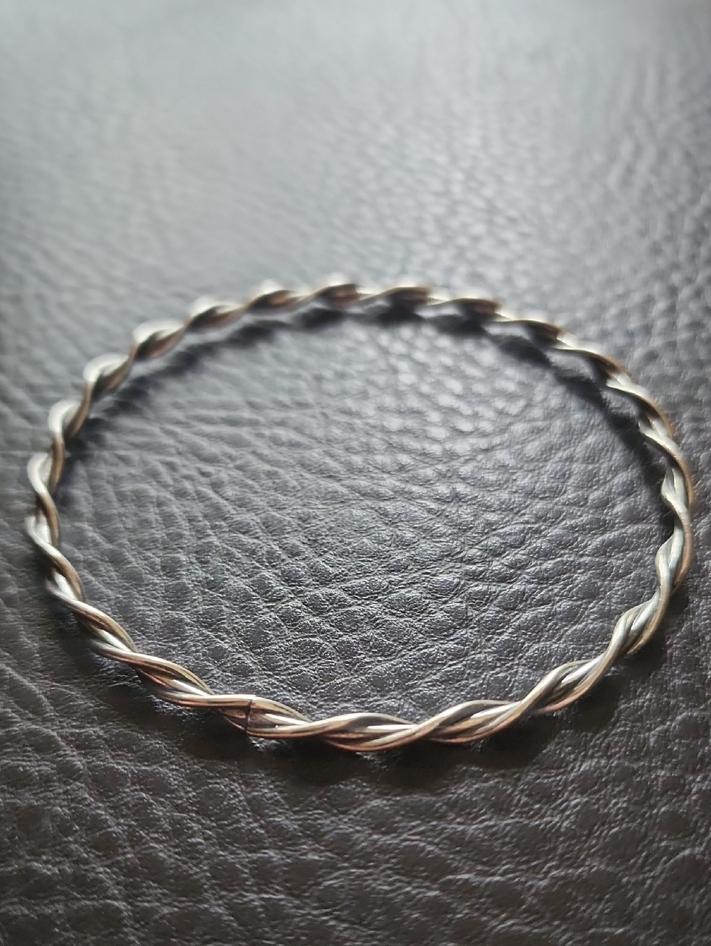 Sterling Siver Twisted Women's Bangle Bracelet - Sleek Minimalist Style